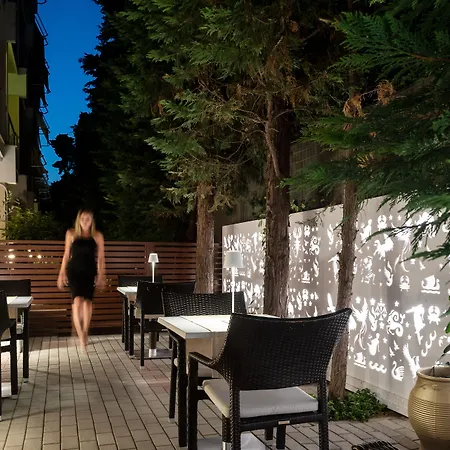 Otel Galaxias 3*